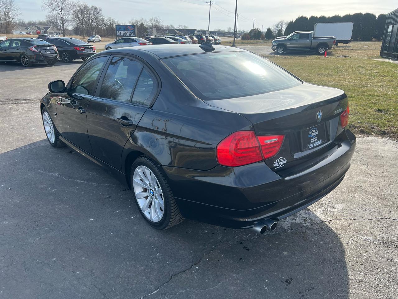 BMW 3-Series 328i xDrive SA 2011