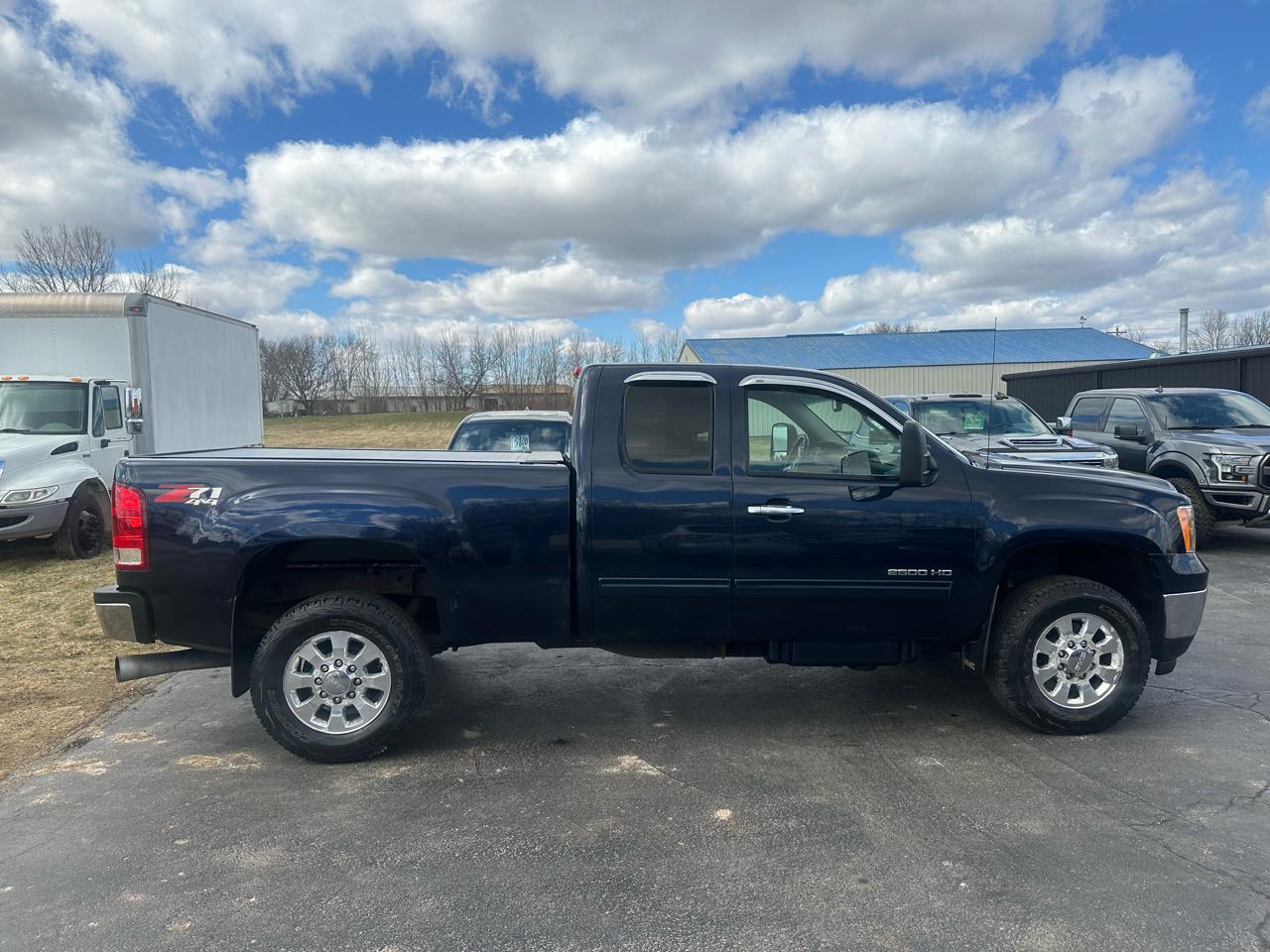 GMC Sierra 2500HD SLE Ext. Cab 4WD 2011