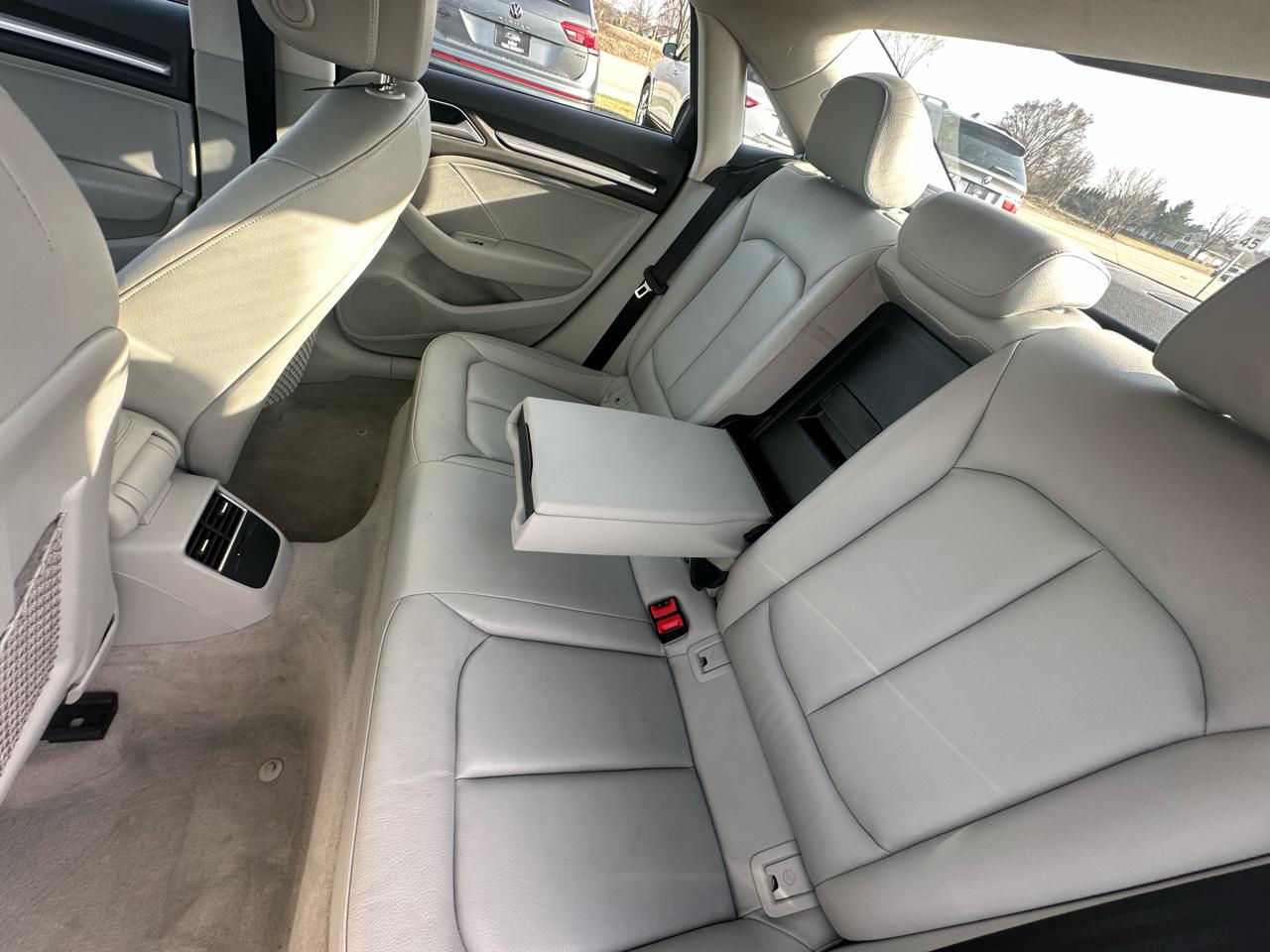 Audi A3 2.0T Premium Plus Sedan quattro S tronic 2016