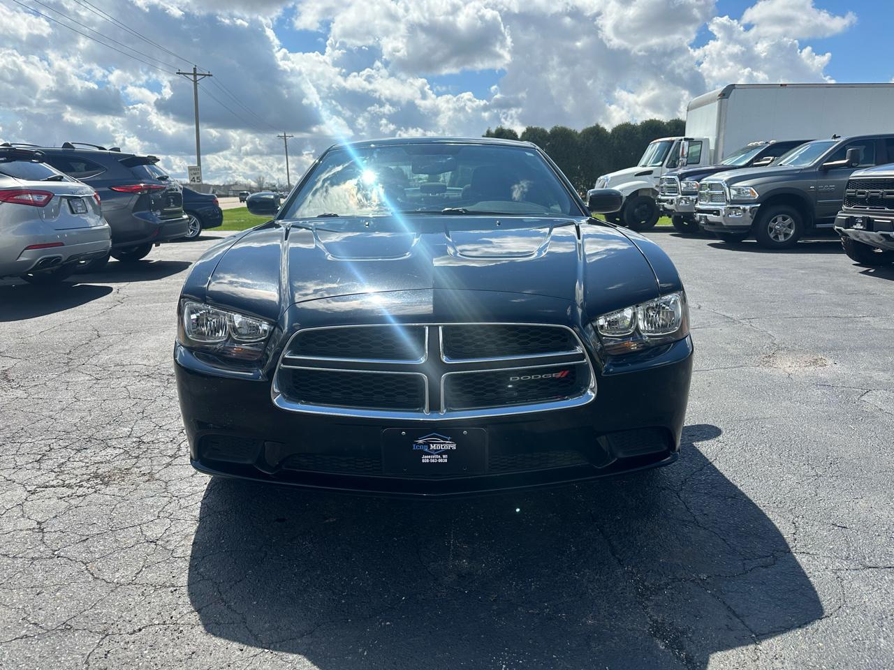 Dodge Charger SE 2012