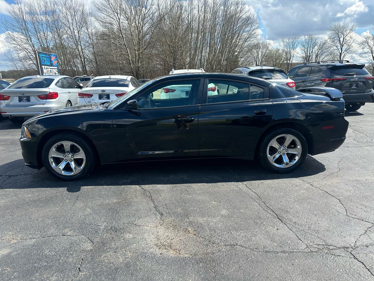 Dodge Charger SE 2012