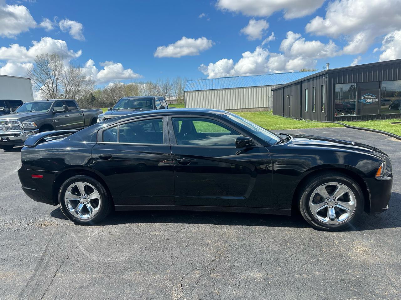 Dodge Charger SE 2012
