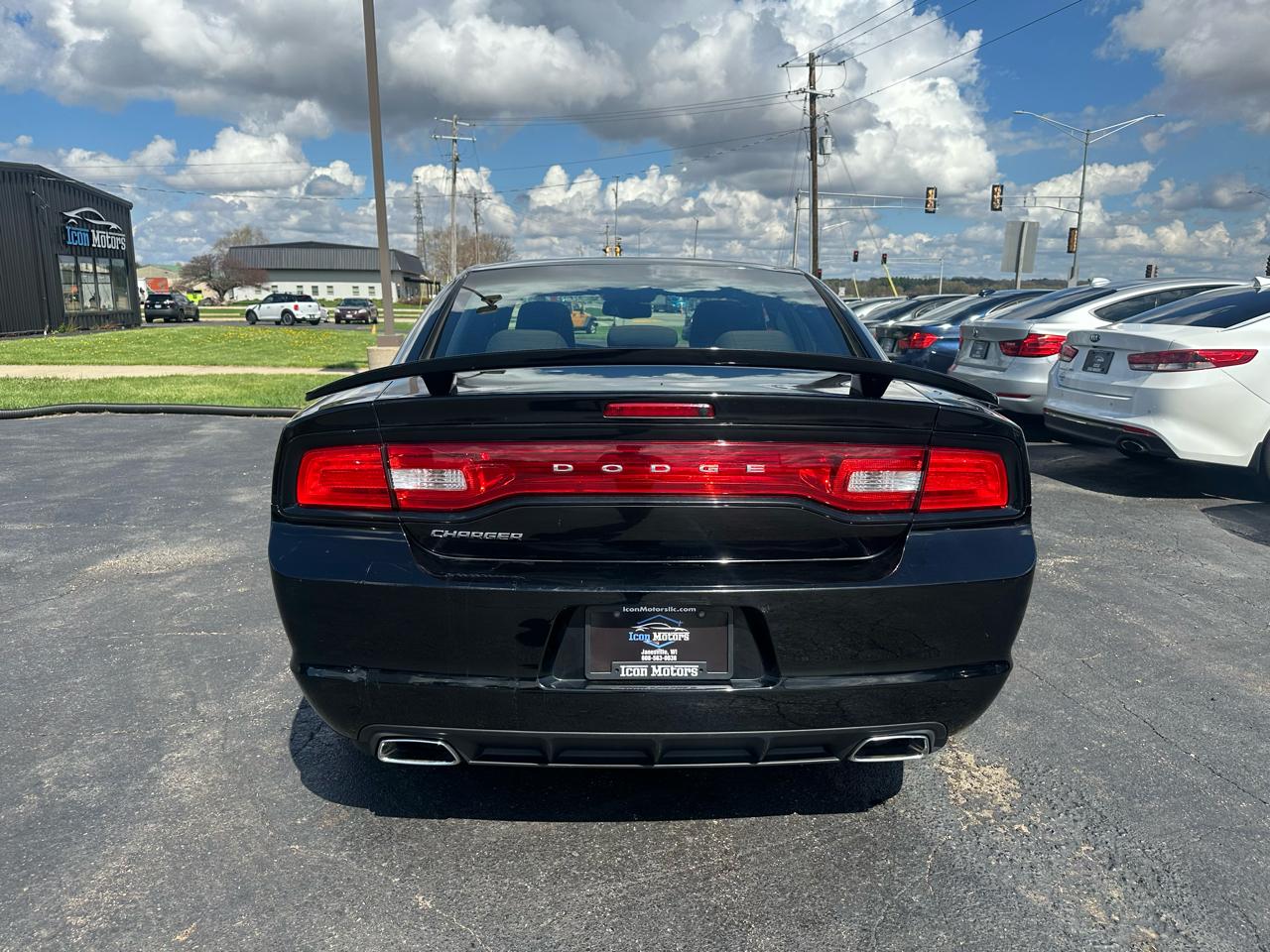 Dodge Charger SE 2012