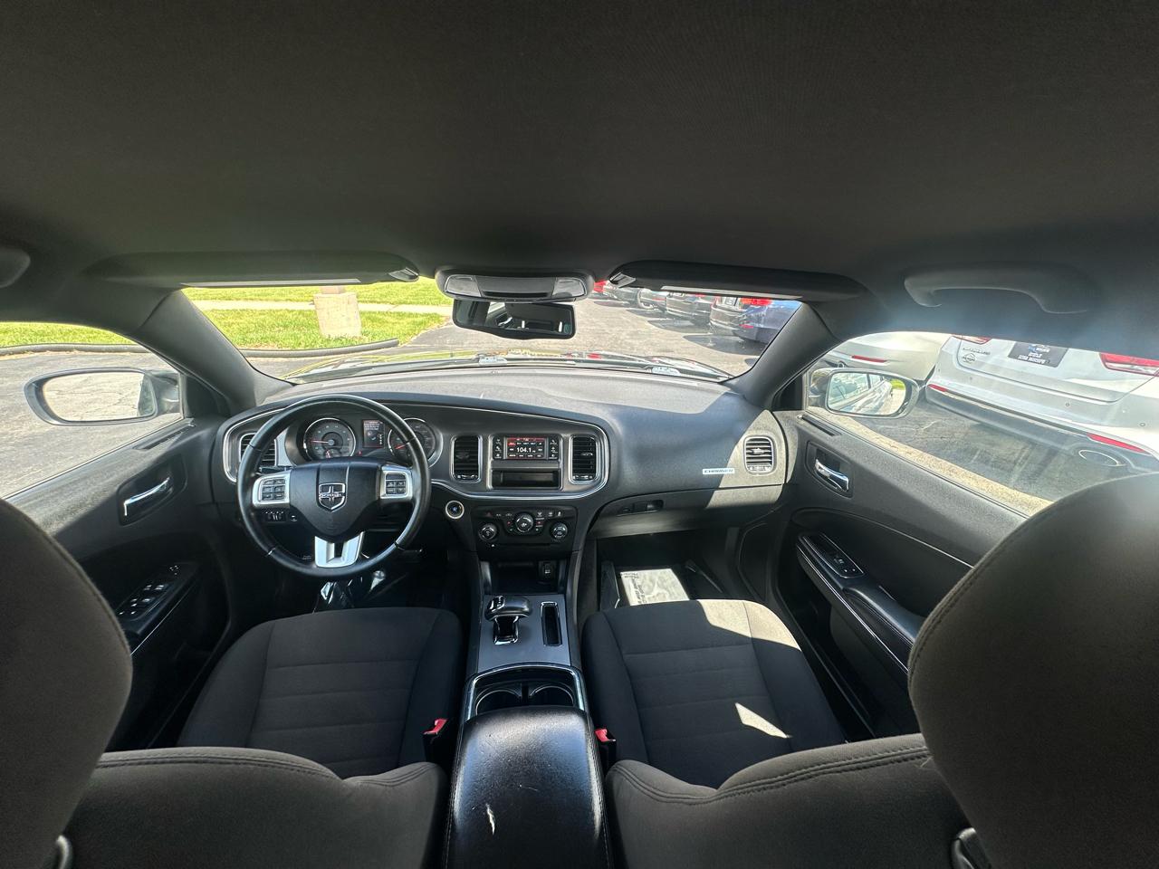 Dodge Charger SE 2012