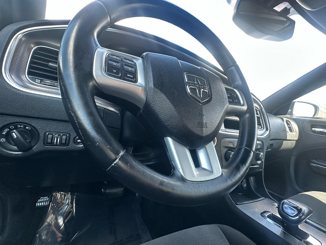 Dodge Charger SE 2012