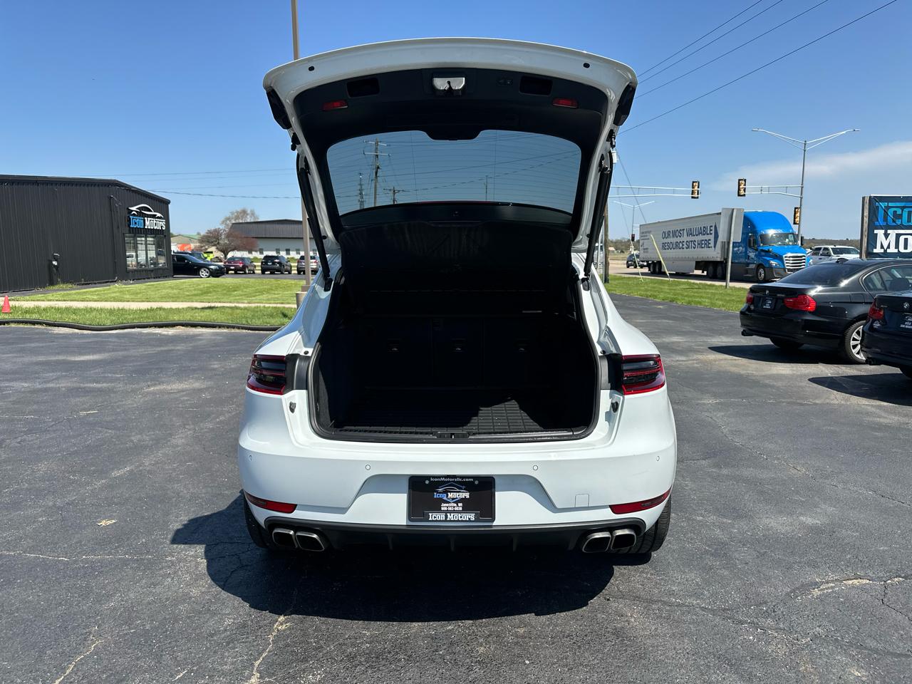 Porsche Macan Turbo 2015