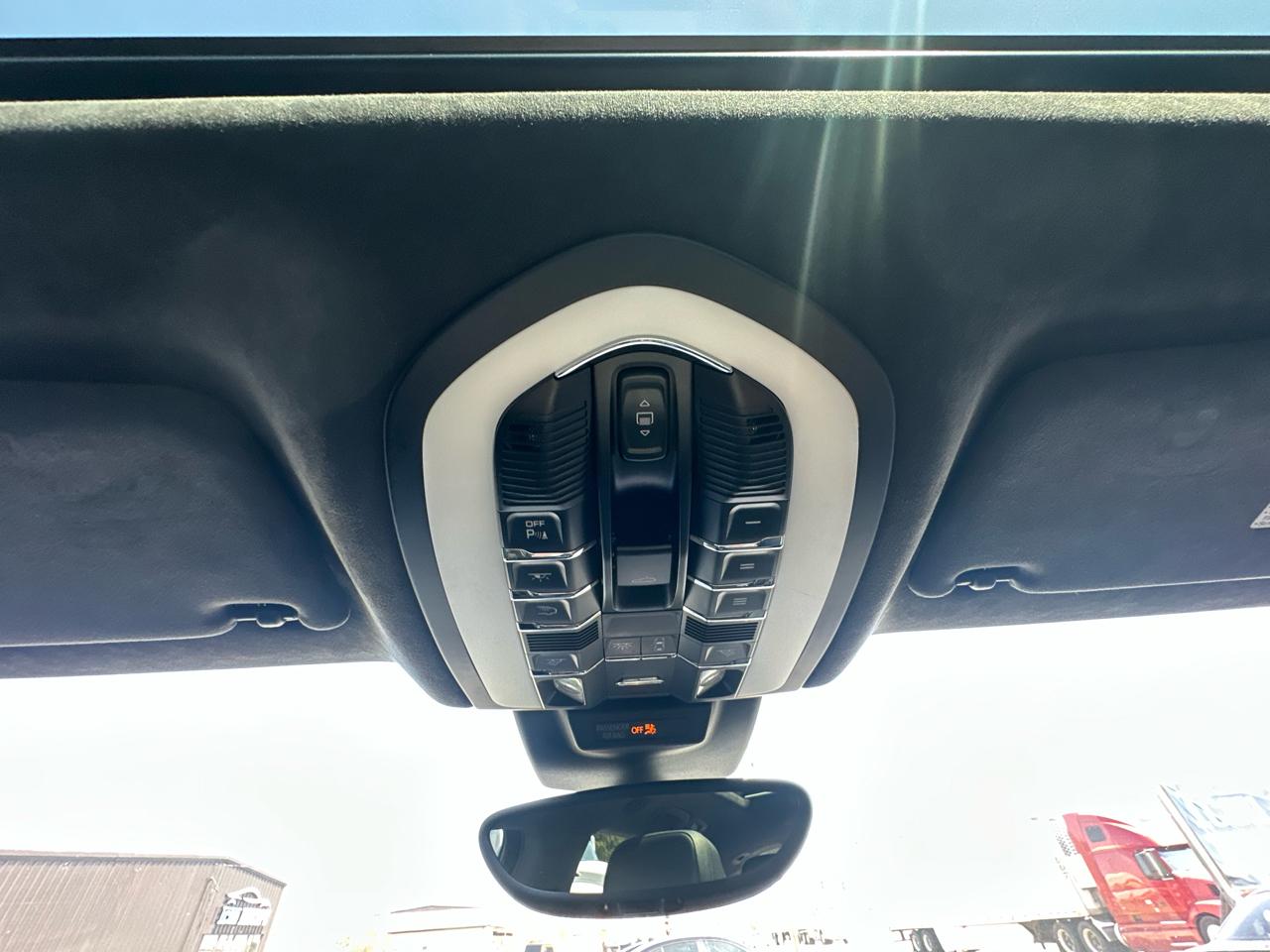 Porsche Macan Turbo 2015