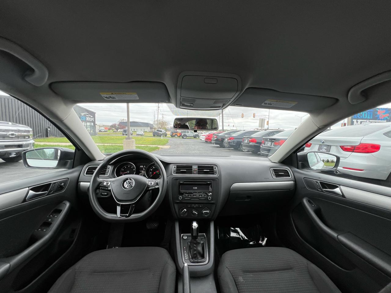 Volkswagen Jetta SE 6A 2015