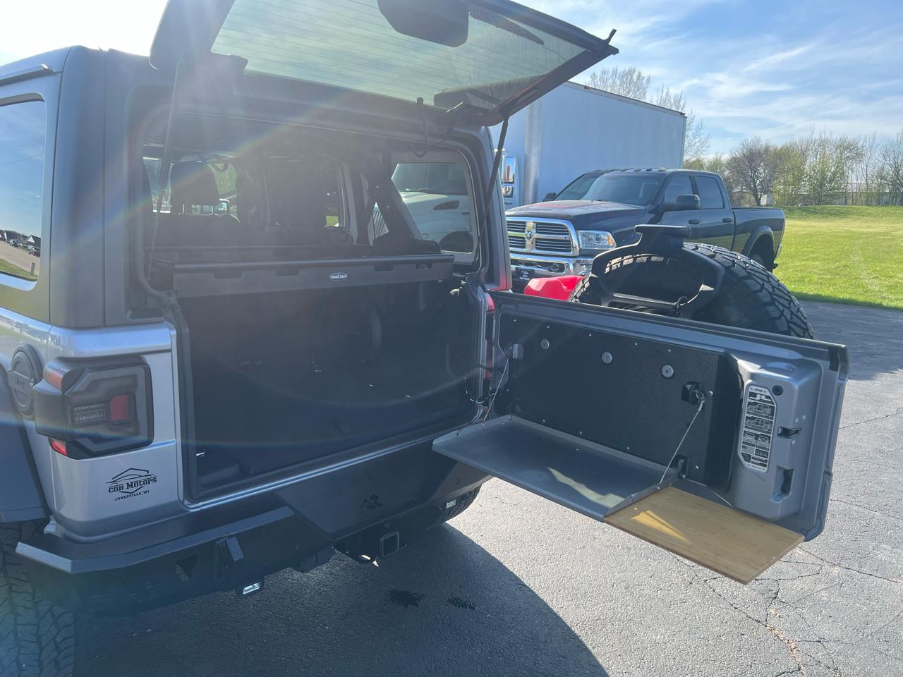 Jeep Wrangler Unlimited Sport 2018