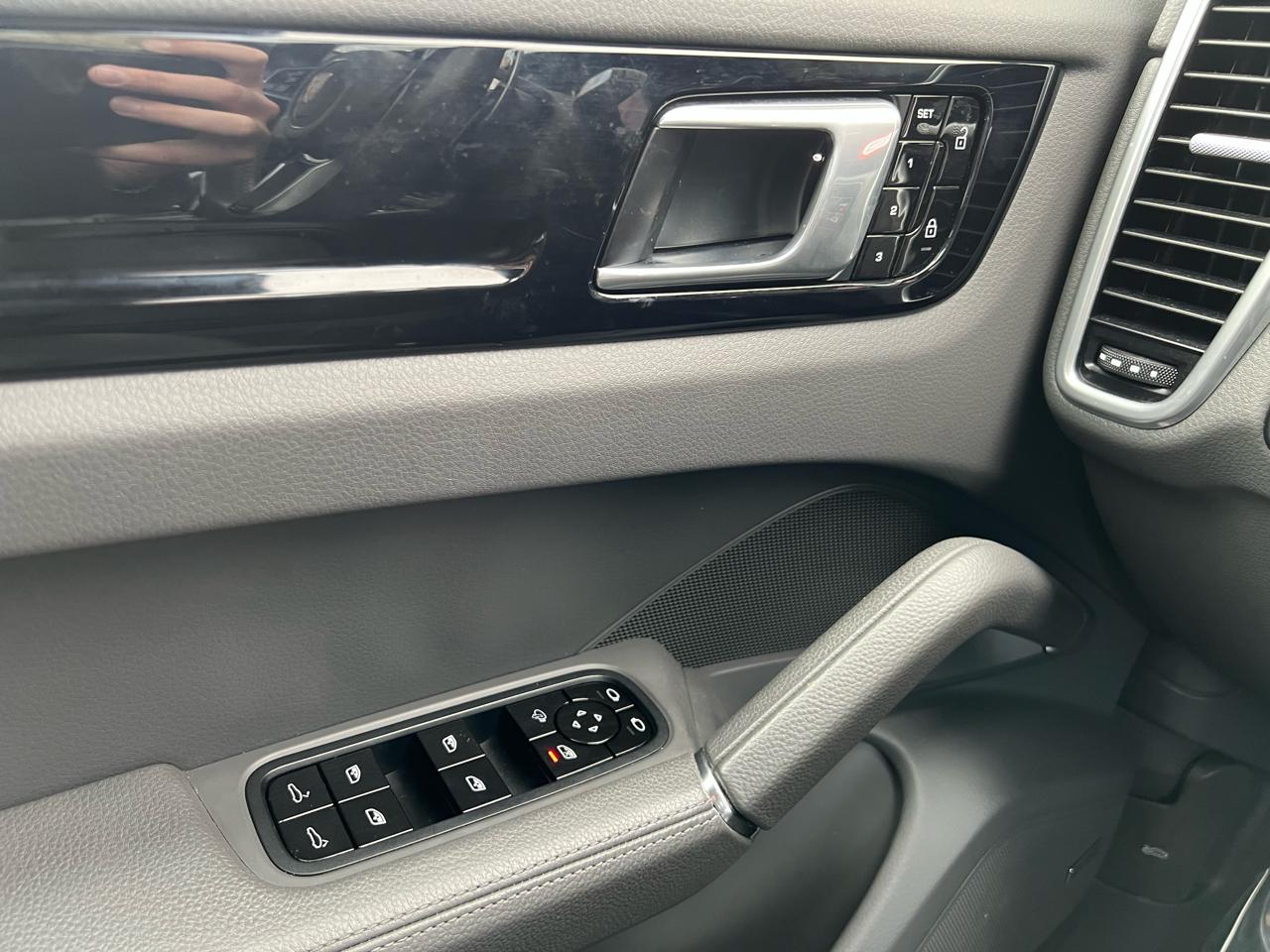 Porsche Cayenne Base 2019