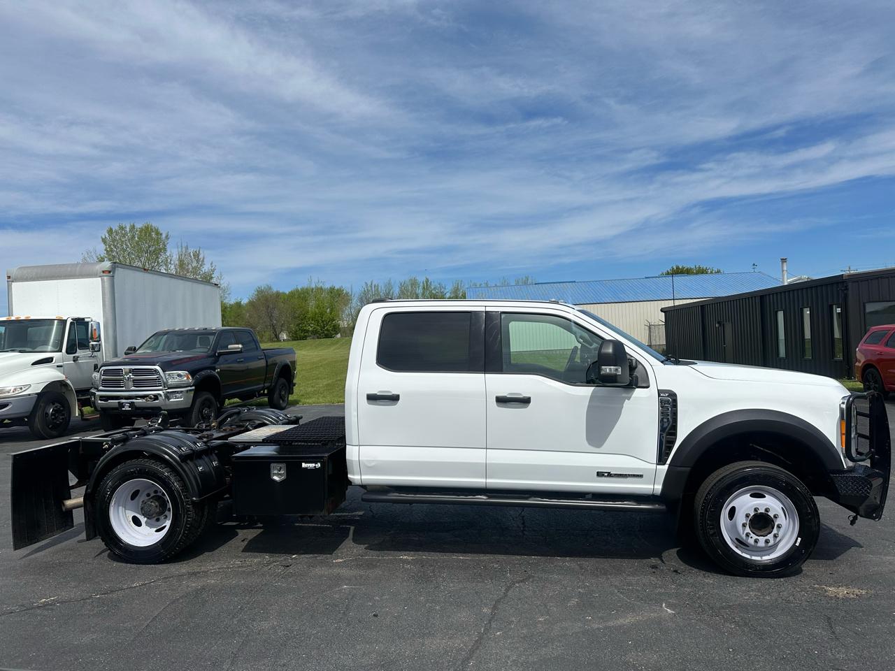 Ford F-550 Crew Cab DRW 2023