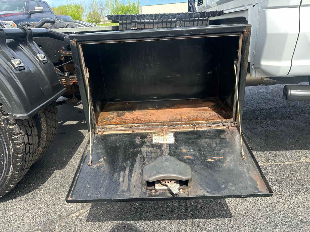 Ford F-550 Crew Cab DRW 2023