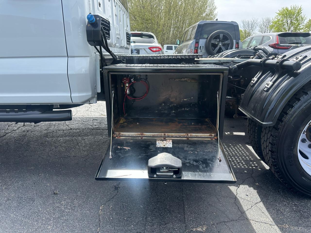 Ford F-550 Crew Cab DRW 2023