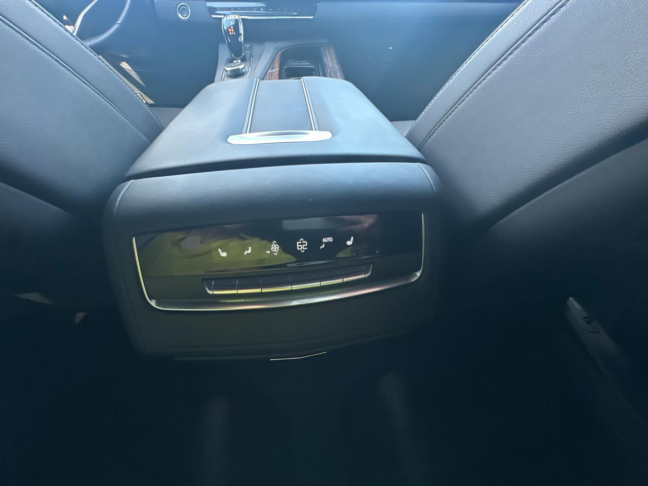 Cadillac Escalade ESV Luxury 2024