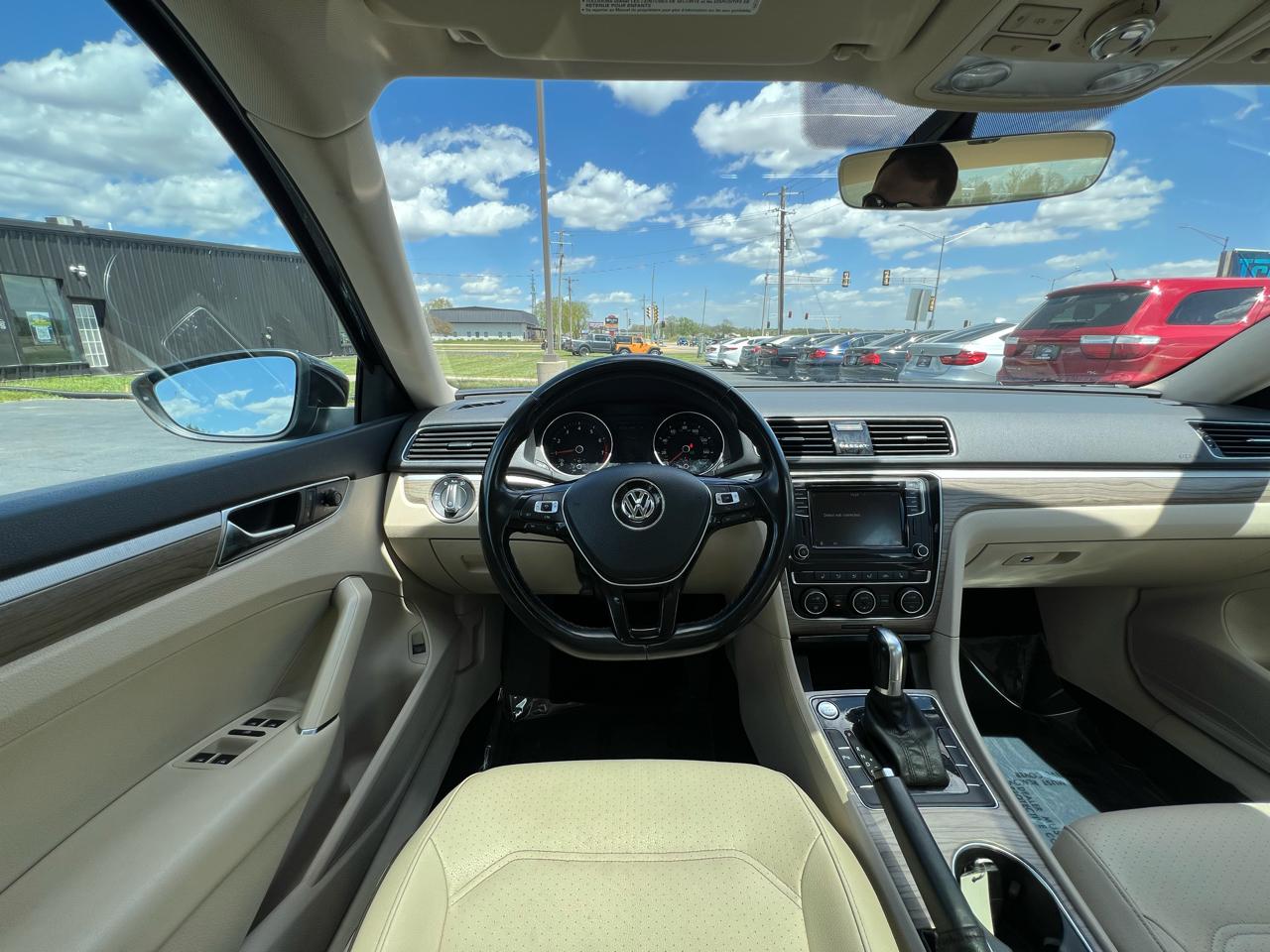 Volkswagen Passat SE 2018