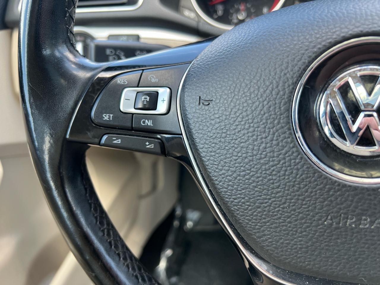 Volkswagen Passat SE 2018