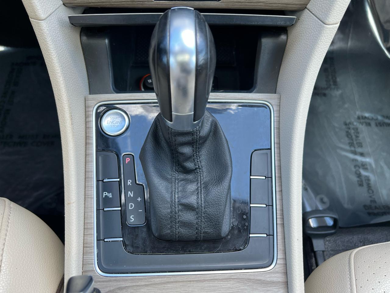 Volkswagen Passat SE 2018