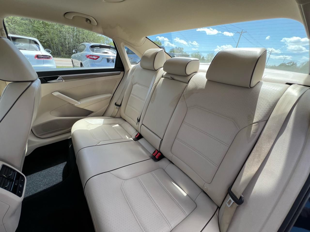 Volkswagen Passat SE 2018