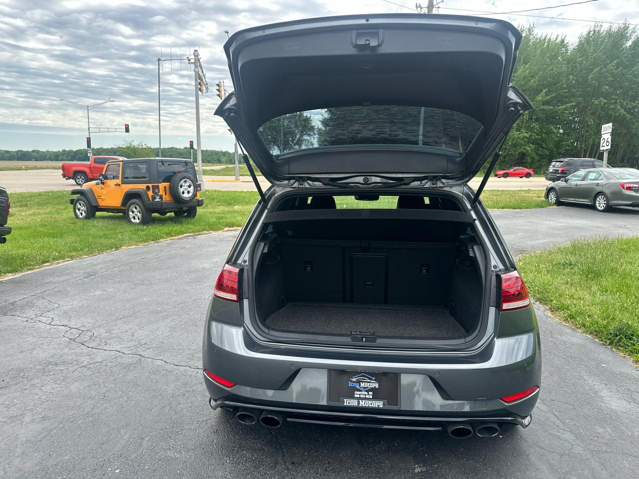 Volkswagen Golf R DCS and Navigation 6M 2018