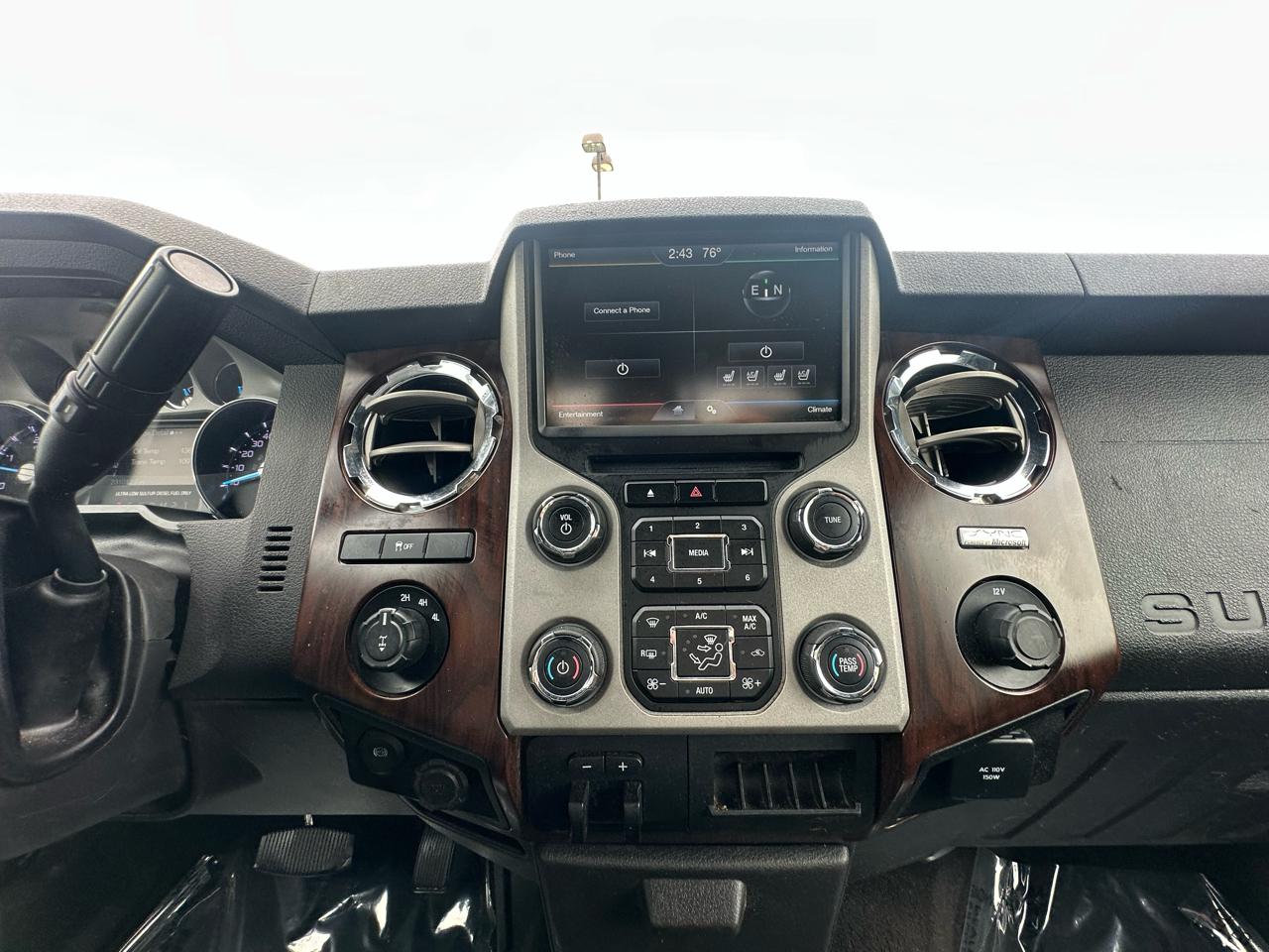Ford F-350 SD Lariat Crew Cab 4WD 2015