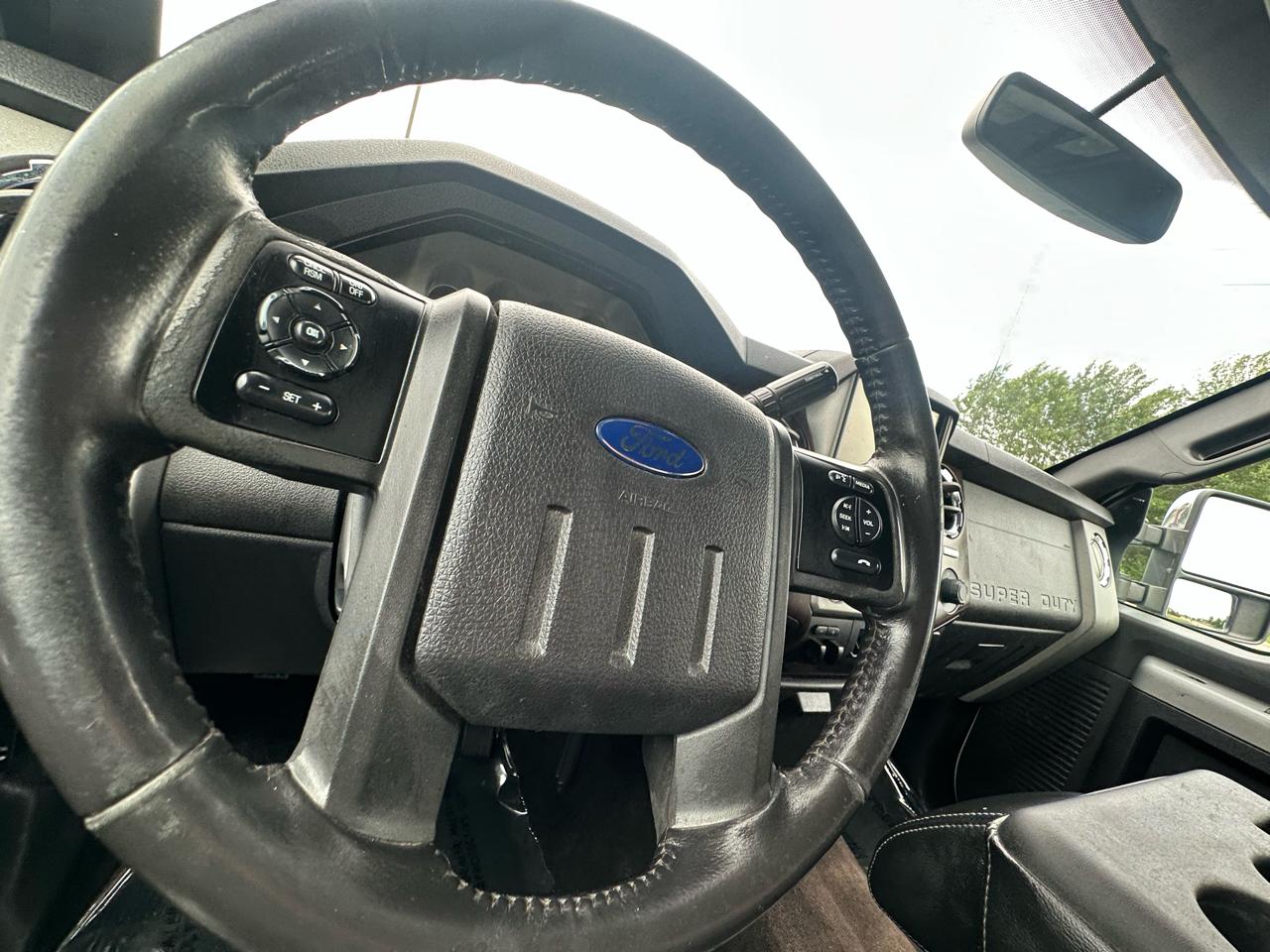 Ford F-350 SD Lariat Crew Cab 4WD 2015