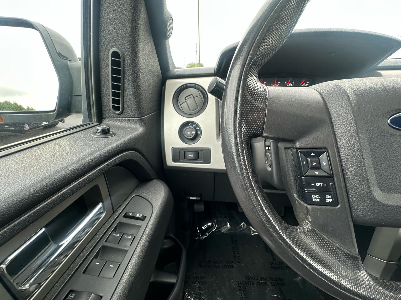 Ford F-150 SVT Raptor SuperCrew 5.5-ft. Bed 4WD 2013