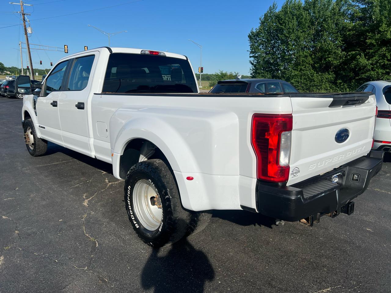 Ford F-350 SD XLT Crew Cab Long Bed DRW 2WD 2019