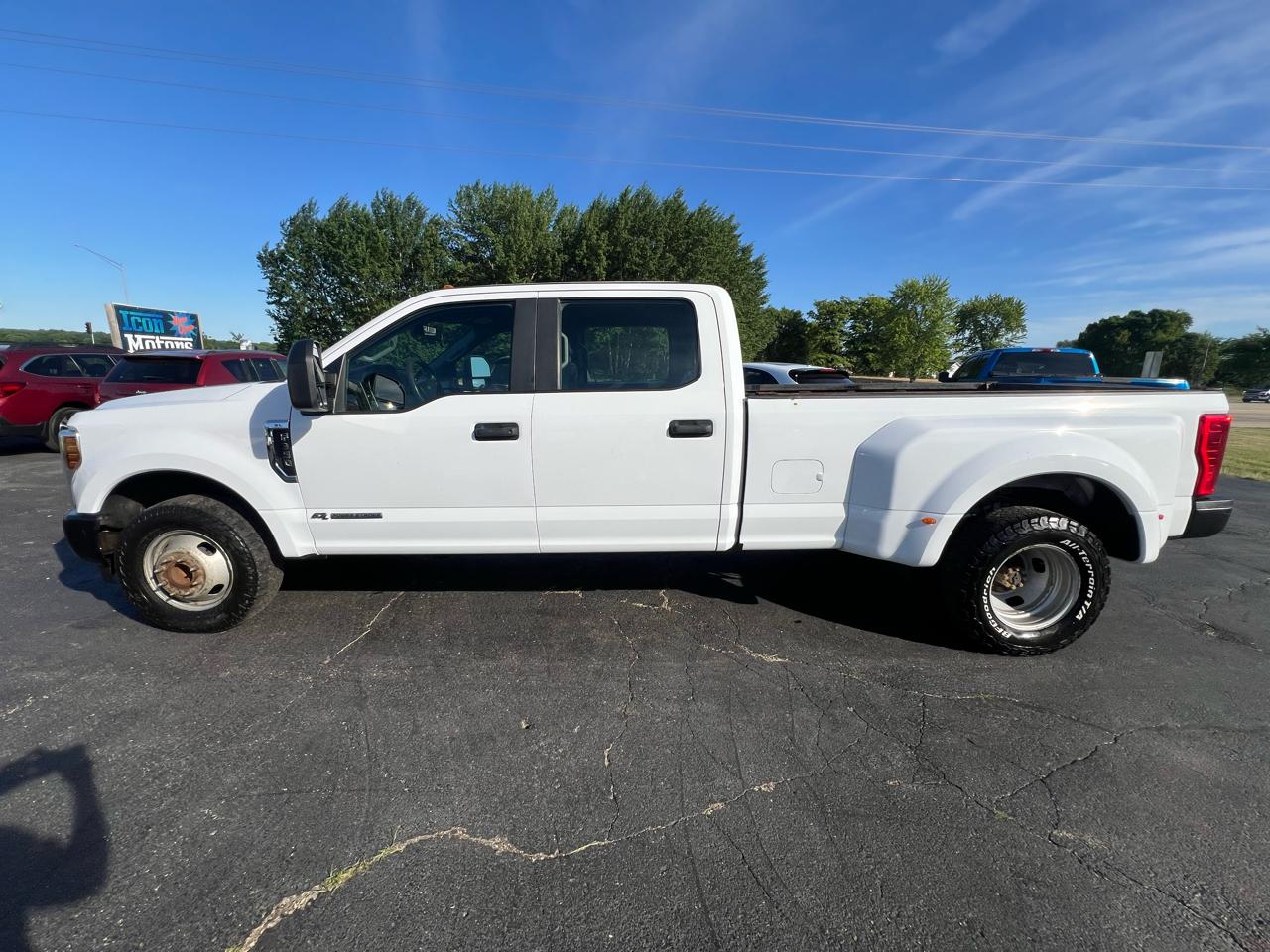 Ford F-350 SD XLT Crew Cab Long Bed DRW 2WD 2019