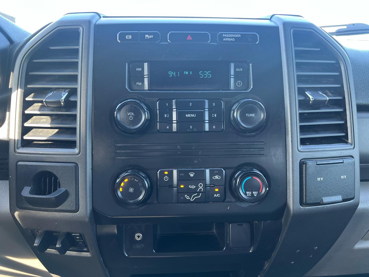Ford F-350 SD XLT Crew Cab Long Bed DRW 2WD 2019