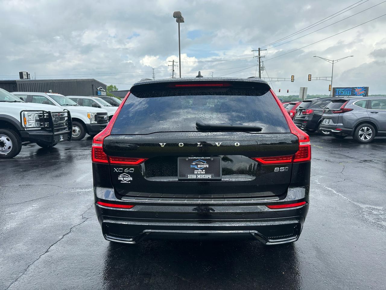 Volvo XC60 B5 Plus Dark AWD 2024