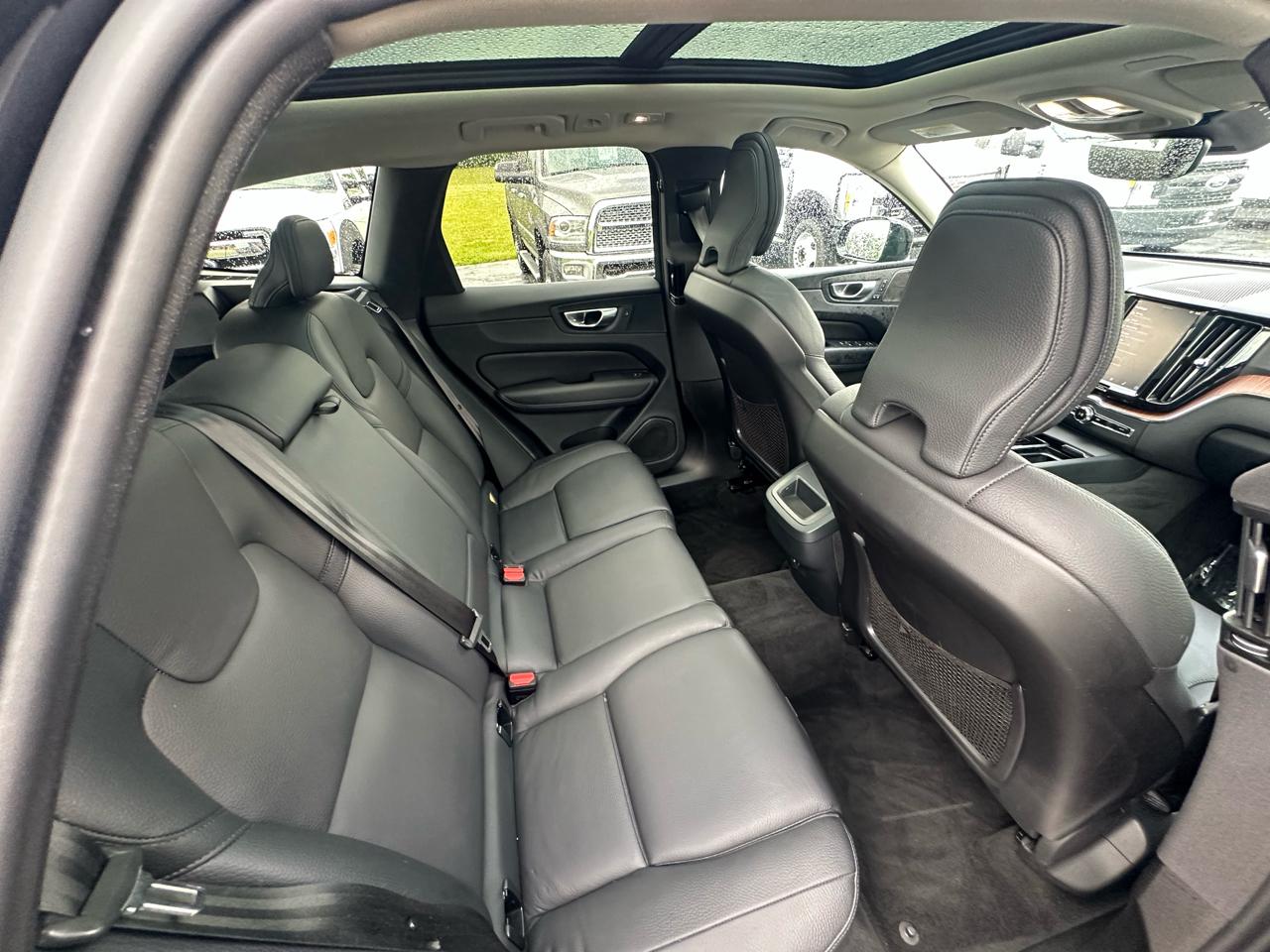 Volvo XC60 B5 Plus Dark AWD 2024