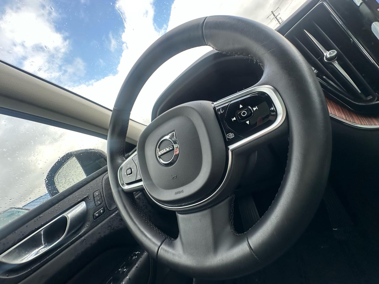 Volvo XC60 B5 Plus Dark AWD 2024
