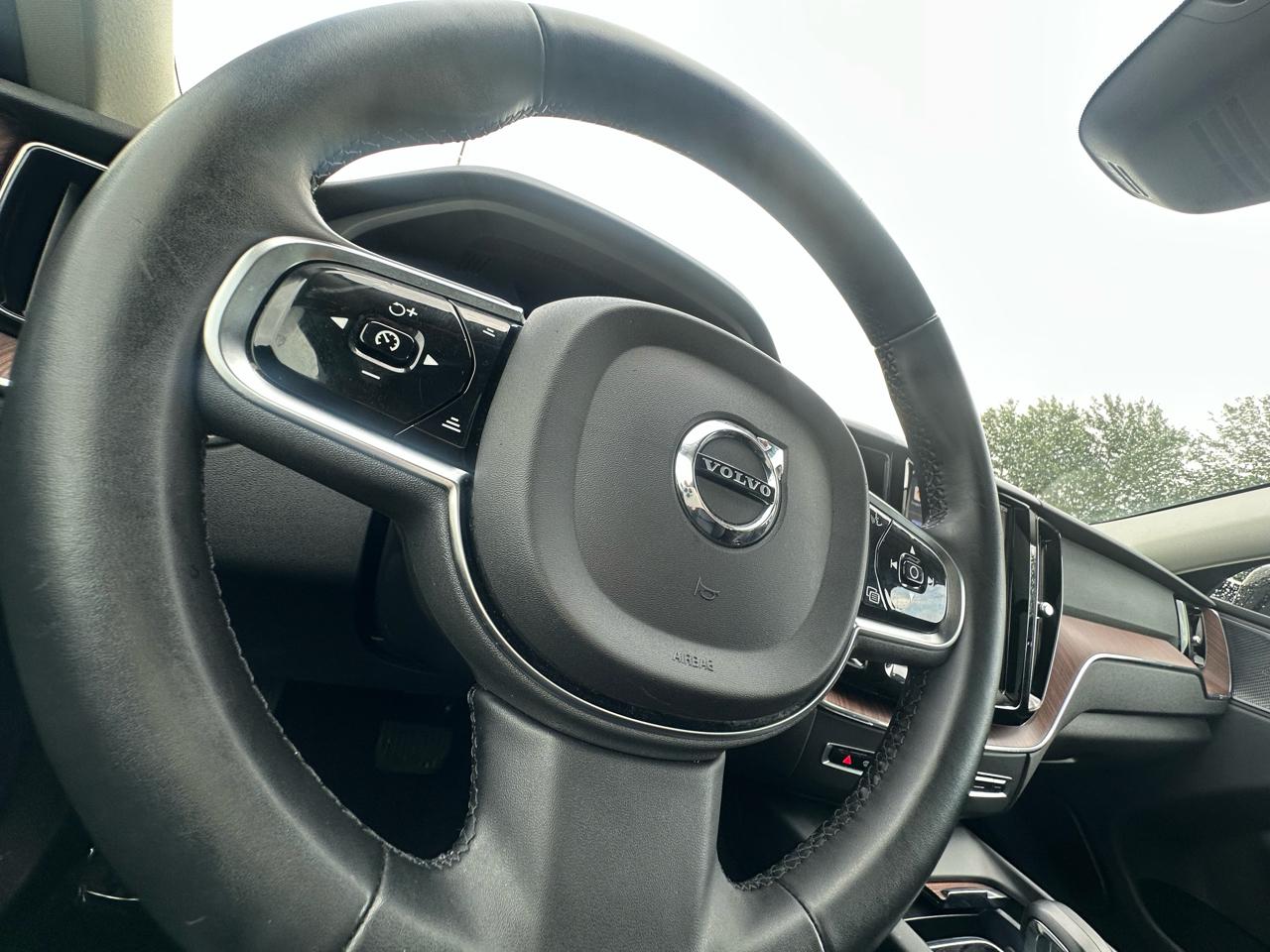 Volvo XC60 B5 Plus Dark AWD 2024
