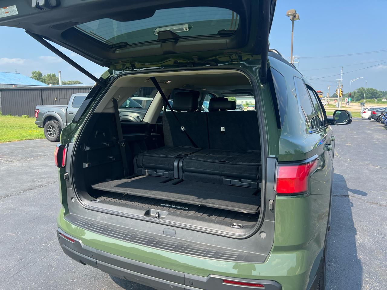 Toyota Sequoia SR5 4WD 2023