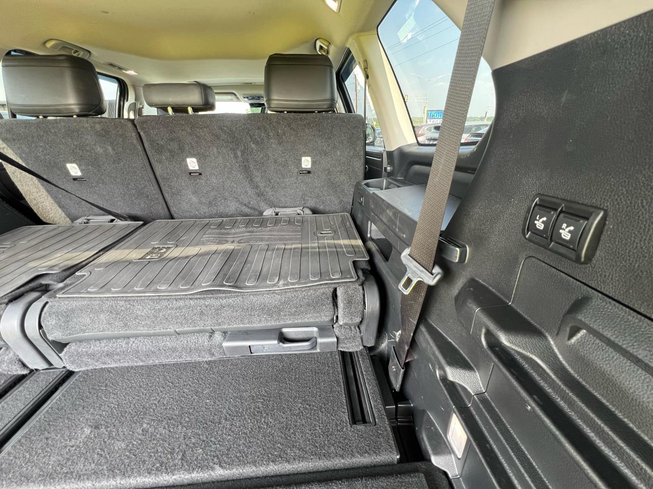 Toyota Sequoia SR5 4WD 2023