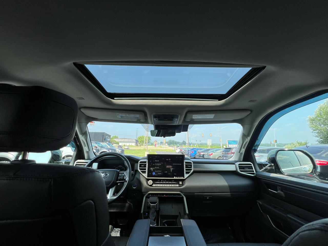 Toyota Sequoia SR5 4WD 2023