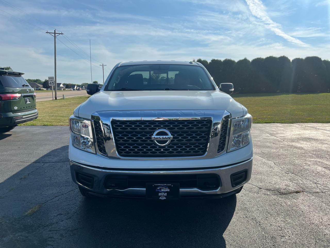 Nissan Titan SV King Cab 4WD 2017