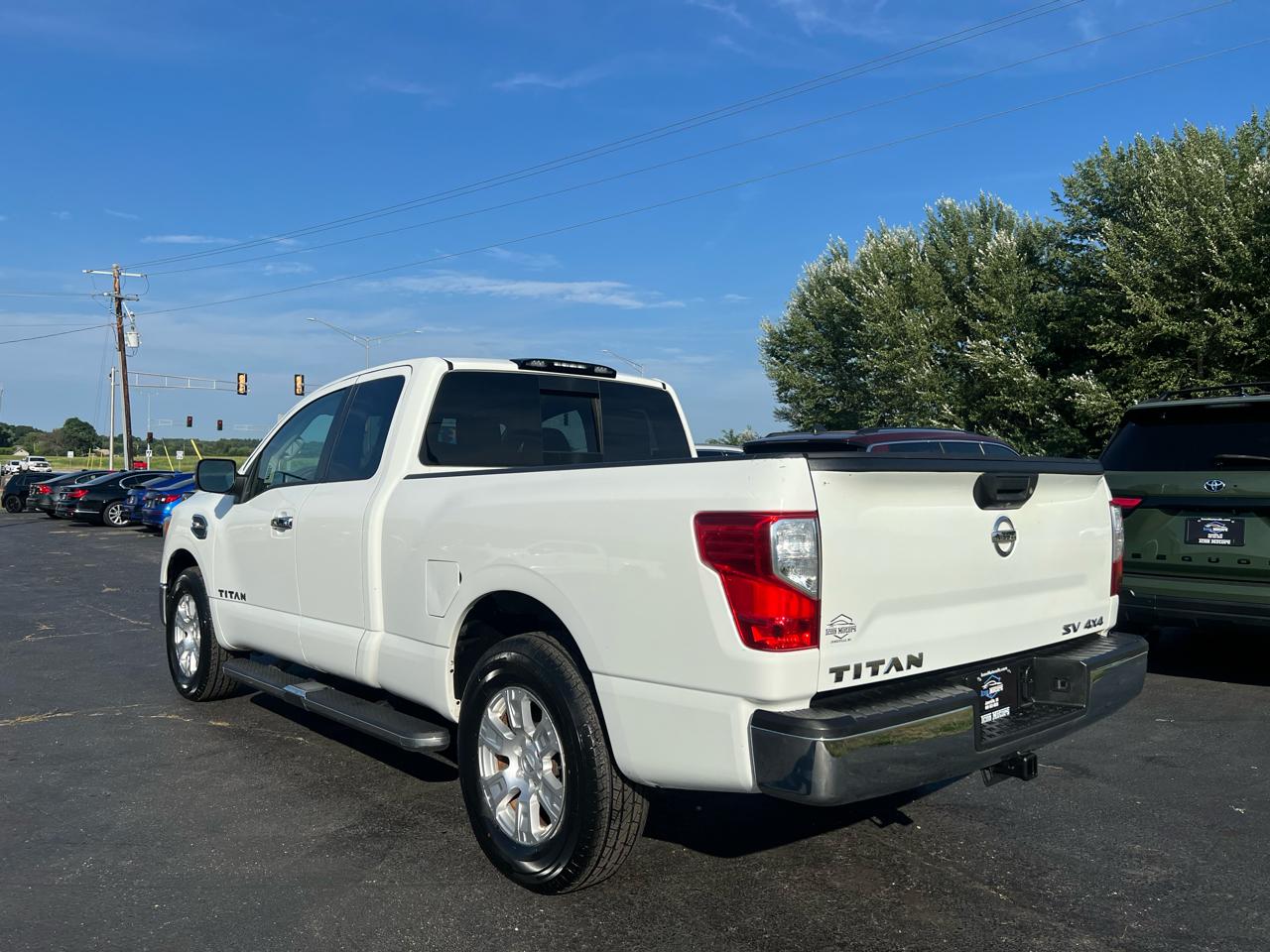 Nissan Titan SV King Cab 4WD 2017