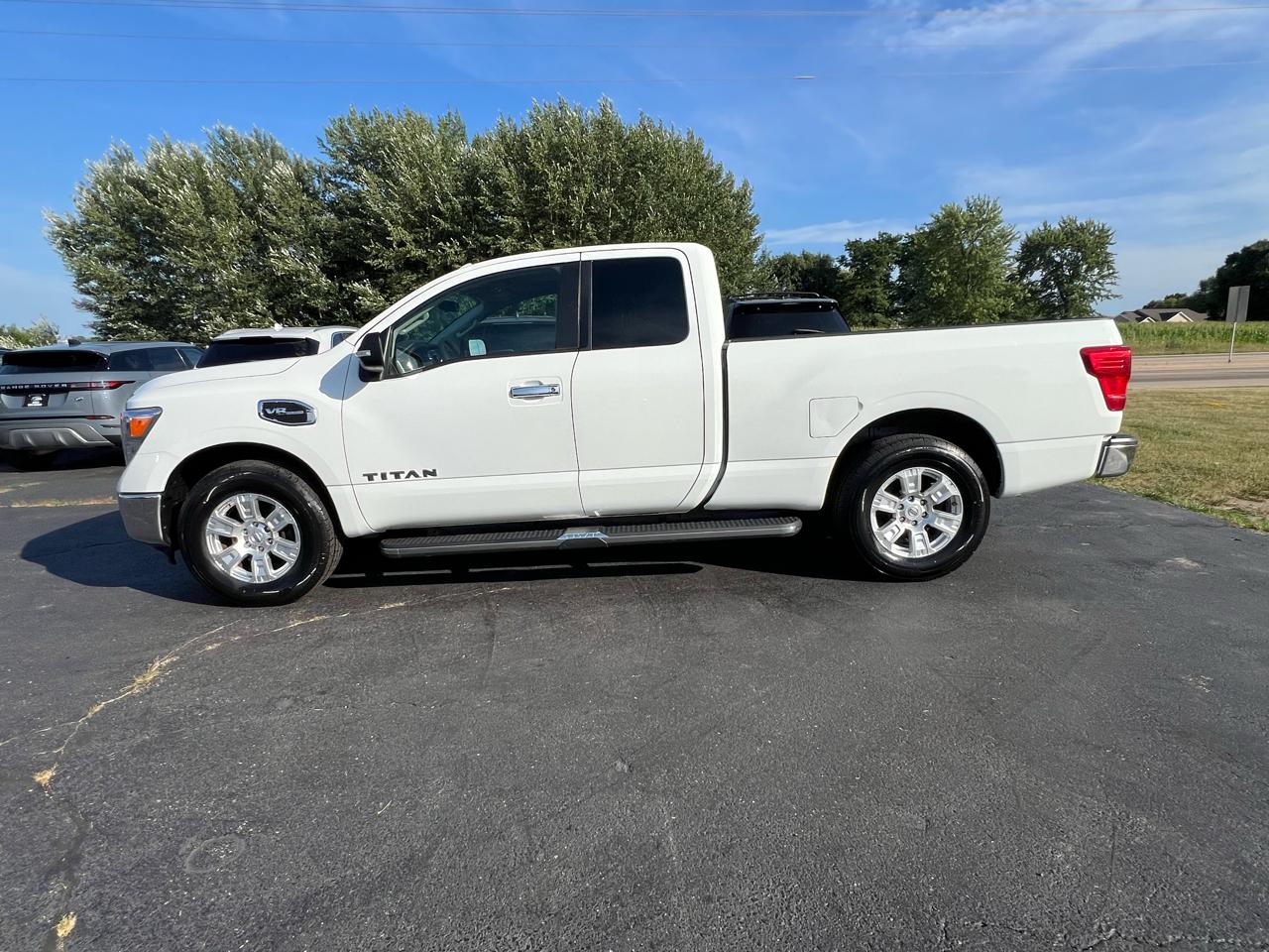 Nissan Titan SV King Cab 4WD 2017