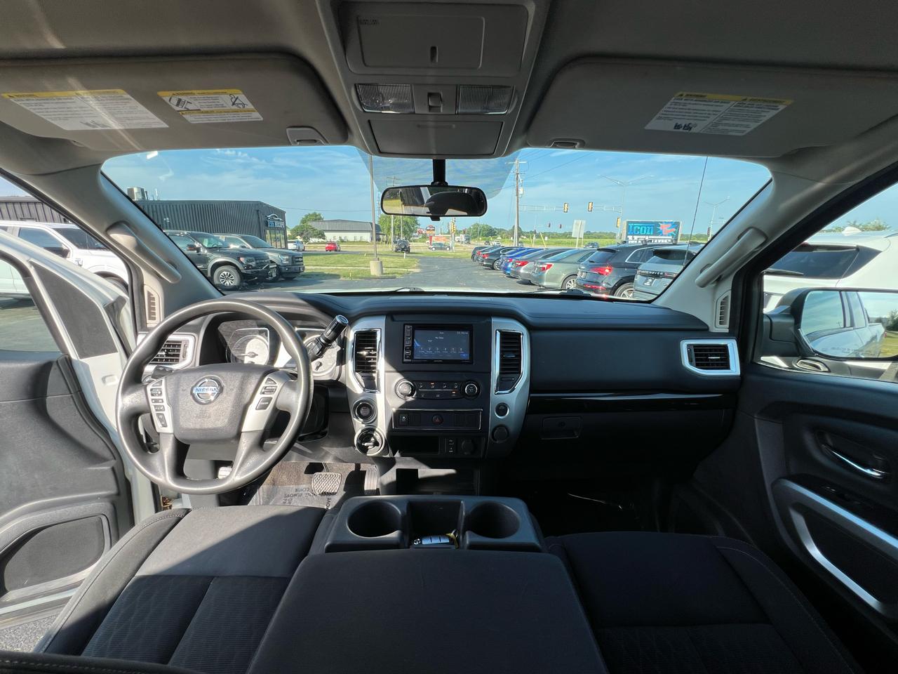 Nissan Titan SV King Cab 4WD 2017