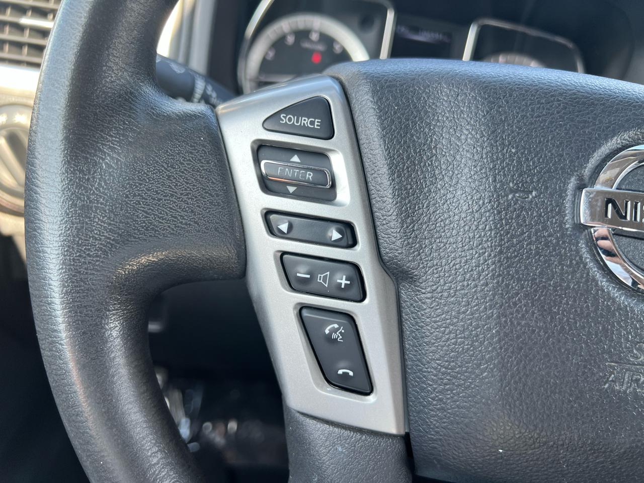 Nissan Titan SV King Cab 4WD 2017