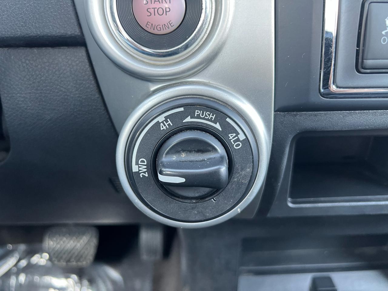 Nissan Titan SV King Cab 4WD 2017