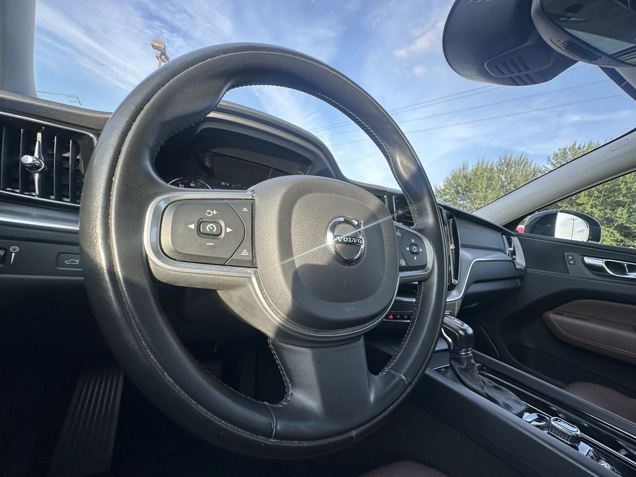 Volvo XC60 T5 Momentum AWD 2020