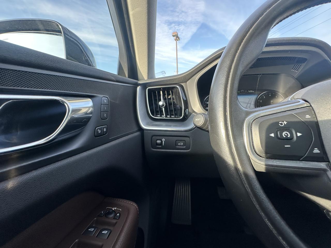 Volvo XC60 T5 Momentum AWD 2020