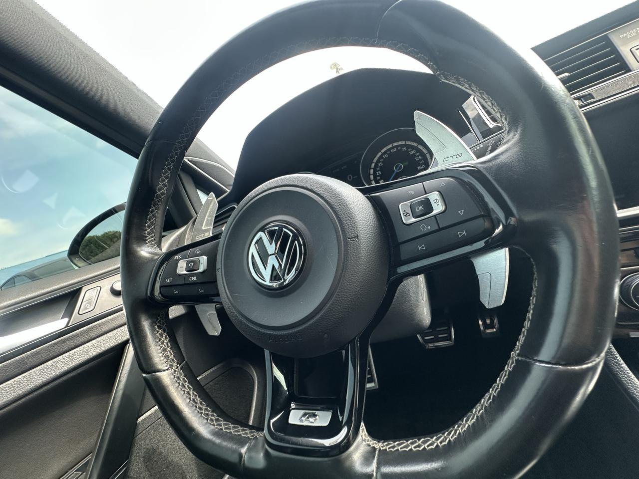 Volkswagen Golf R DCS and Navigation 6A 2017