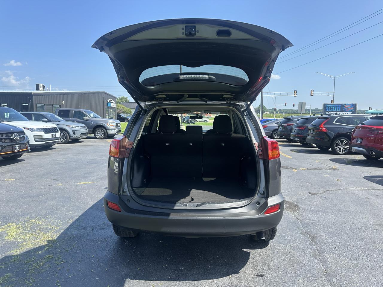 Toyota RAV4 LE 2015