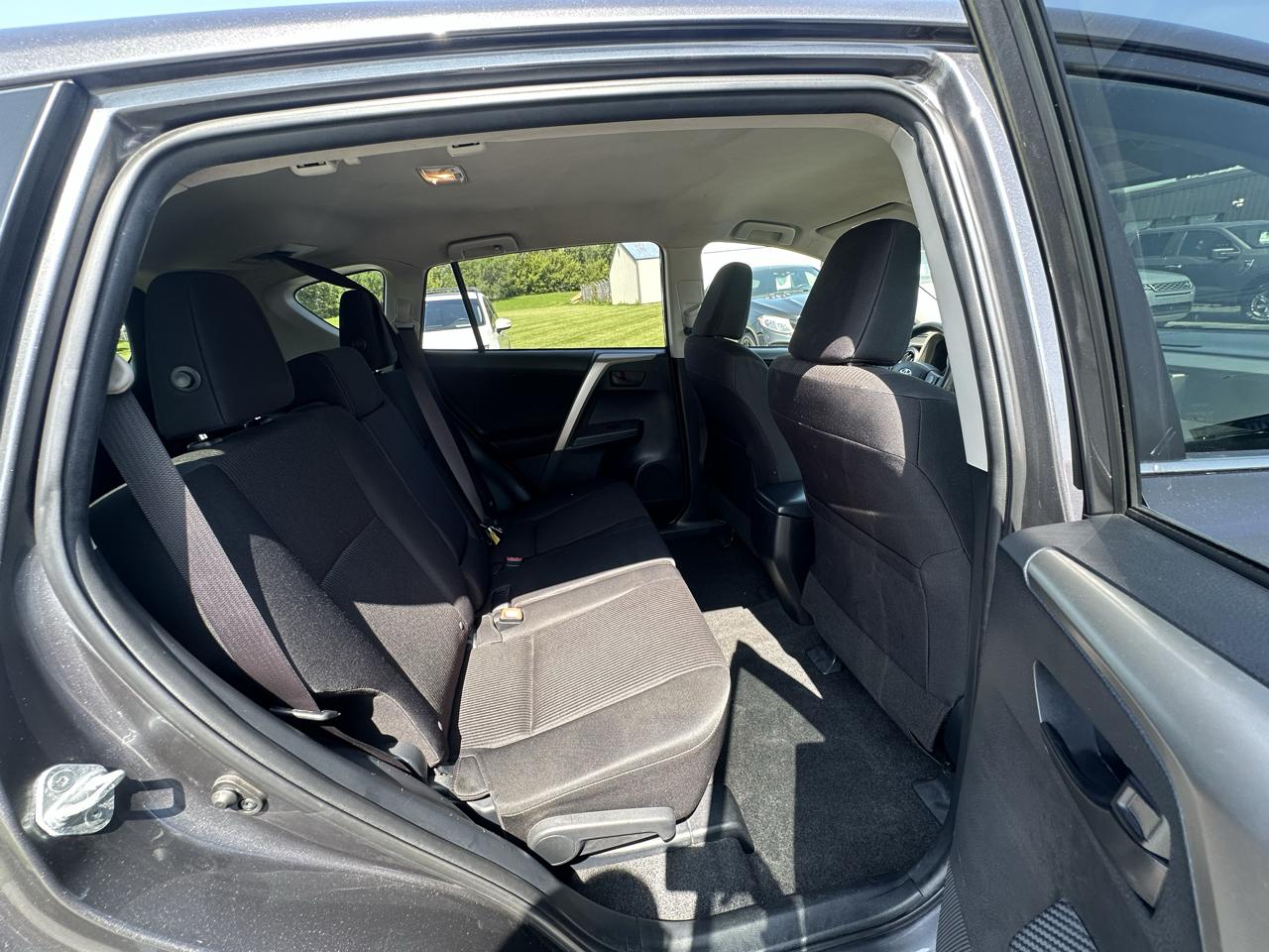 Toyota RAV4 LE 2015