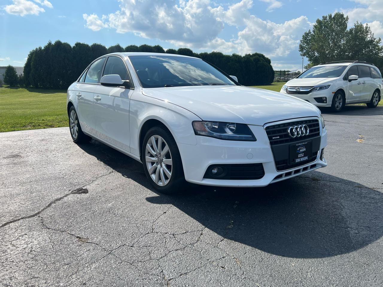 Audi A4 2.0T Sedan quattro Tiptronic 2012