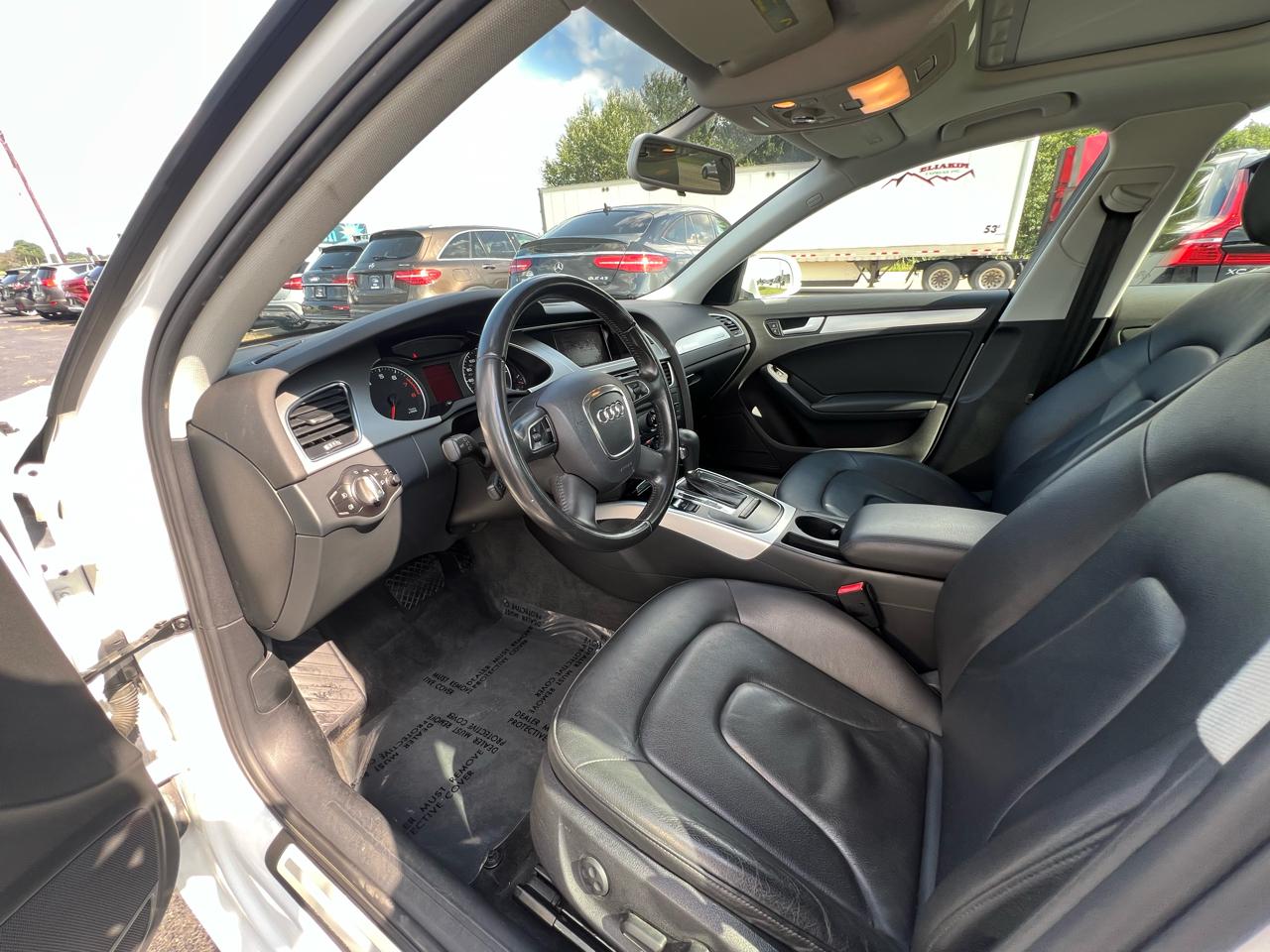 Audi A4 2.0T Sedan quattro Tiptronic 2012