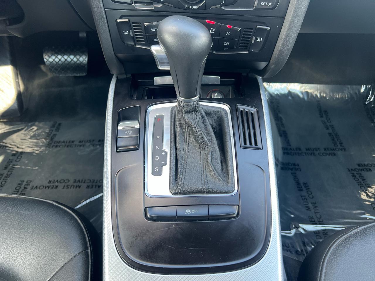 Audi A4 2.0T Sedan quattro Tiptronic 2012